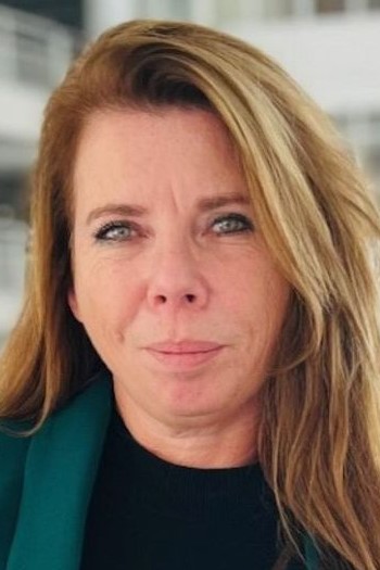 stadsdeeldirecteur Corinne den Heijer10x15